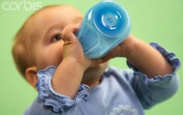 Làm thế nào khi bé hay bị tiêu chảy khi uống sữa